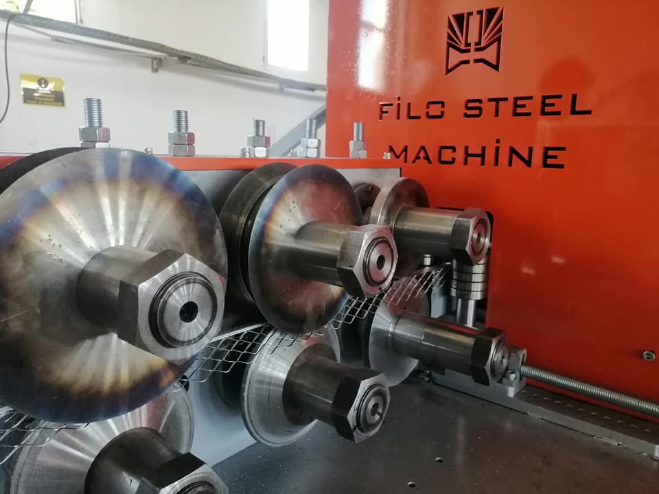 Roll Form Makinesi Nedir, Nasıl Çalışır?